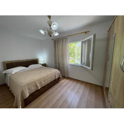 Lovely one-bedroom apartment with private entrance