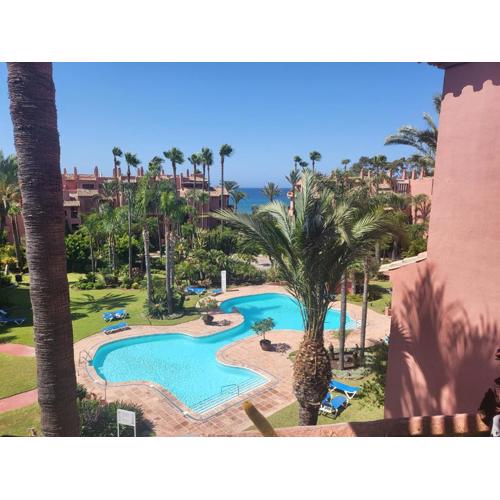 Lovely penthouse on the beach, amazing views
