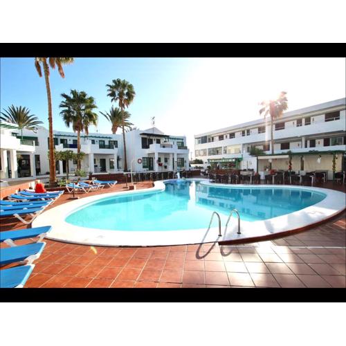 Lovely pool view apartment near beach, Luz y Mar + Vv License