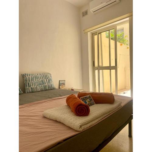 Lovely room, in shared house perfect location