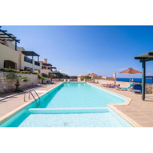 Lovely seaside apartments, walking distance to the beach & amenities!