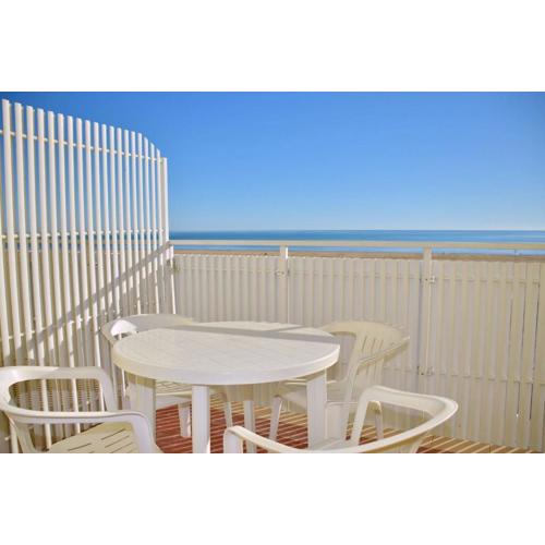 Lovely Seaview Flat - Beahost