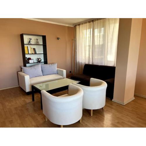 Lovely spacious 3BR just outside of city centre