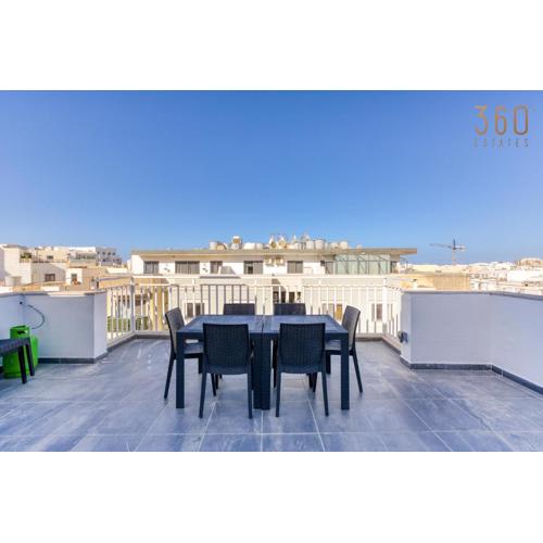 Lovely & Spacious 3BR Penthouse in central Swieqi by 360 Estates