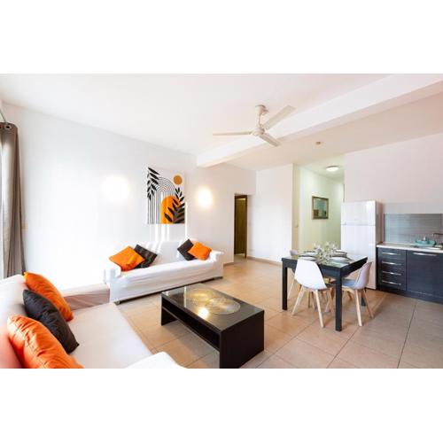Lovely, Spacious High Floor APT in central PV & AC by 360 Estates