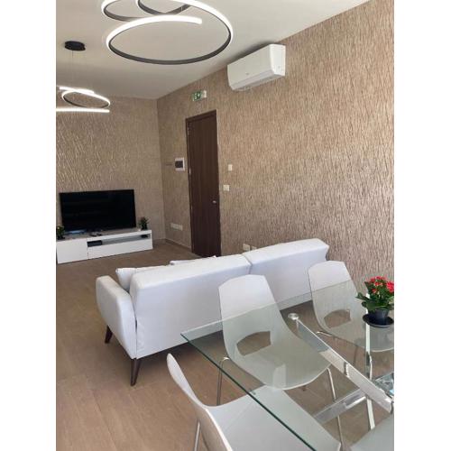 Lovely three bedroom penthouse (Privilege suite )