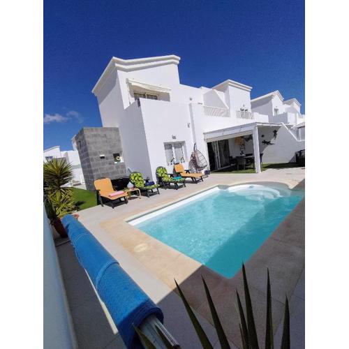 Lovely Villa Agua & fuego,heated pool