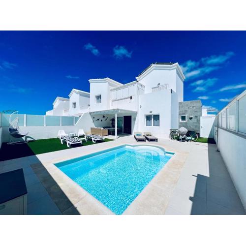 Lovely Villa Sanmar, heated pool