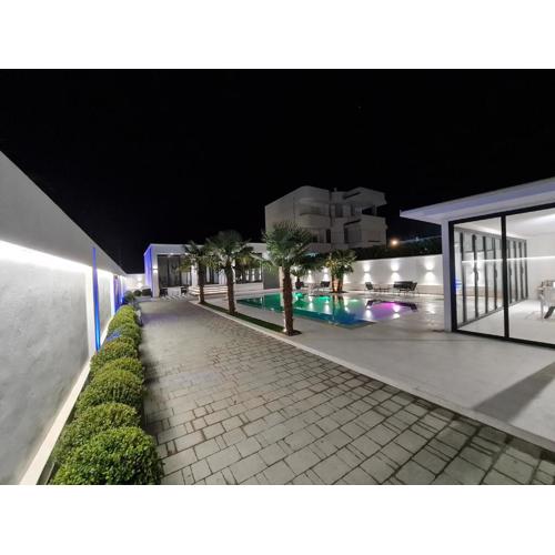 LT Luxury Villa