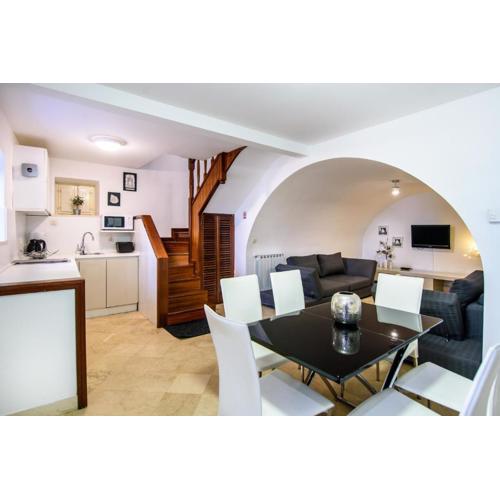 LUAN OLD TOWN APARTMENT by DuHomes