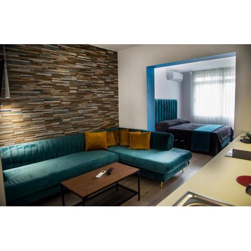 Lucas Central Premium Studios