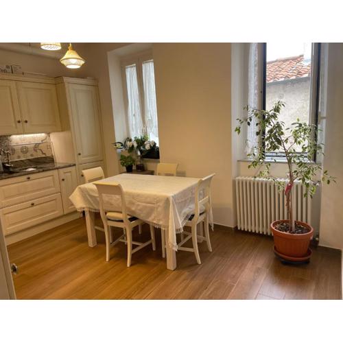 Lucca Center, Quiet, Large and Fine Apartment,