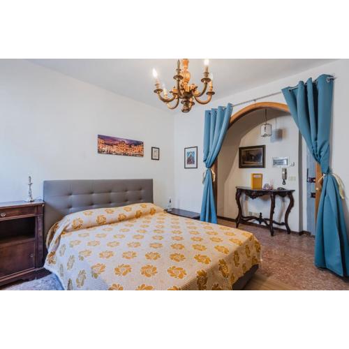 Lucca Historic Center Cozy Apartment!