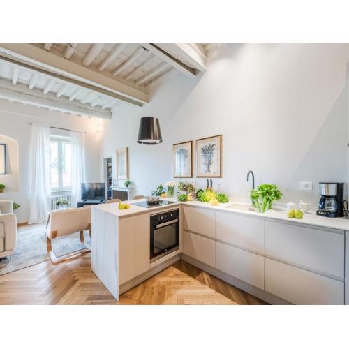 Lucca Retreat with Garden Charm