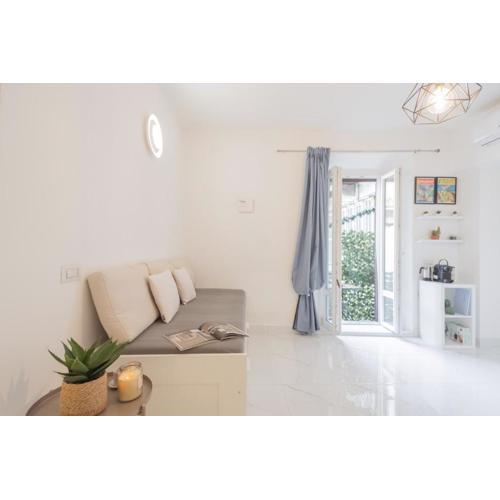 Luce Apartment by Rent All Como