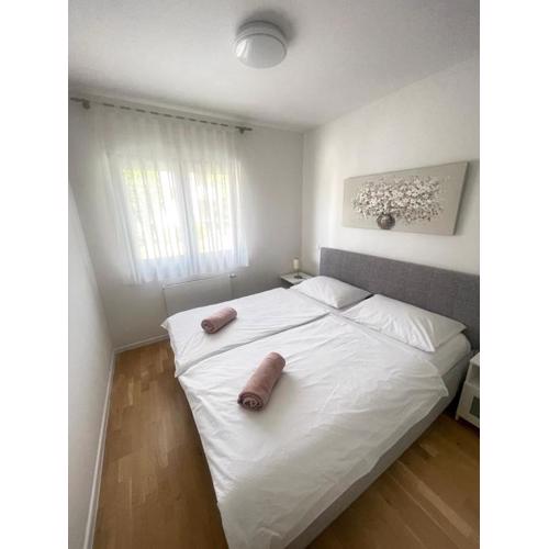 Lucky Place Apartment - Žumberačka with Free Private Parking