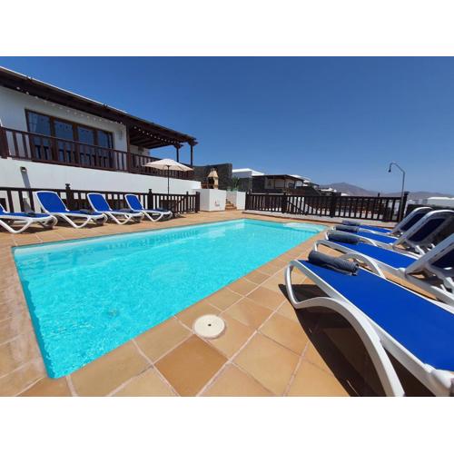 Lujosa Villa 4 hab Piscina, Jacuzzi y Vistas Mar