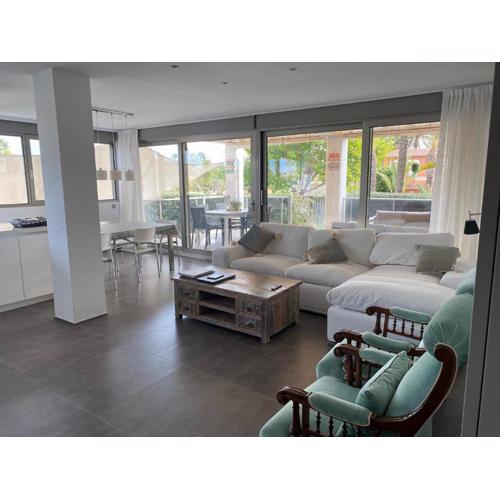 Lujoso apartamento a 150 m del mar
