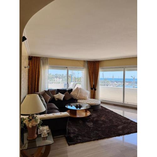 Lujoso Atico Dúplex En Puerto Marina