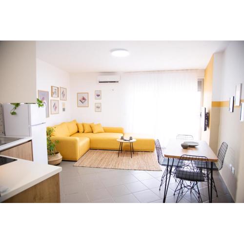 Lulu Suites - Sunflower