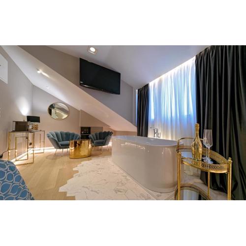 Lumiere Luxury Rooms