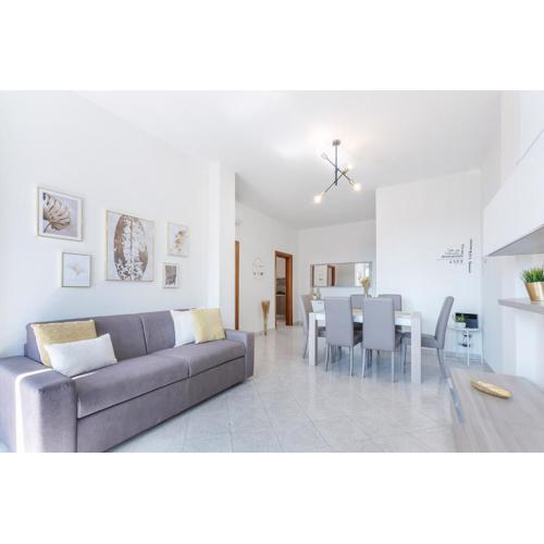 Luminoso Appartamento con Terrazzo Vicino all\
