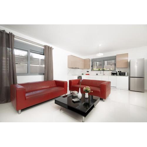 Luna Apartment by A&D Properties
