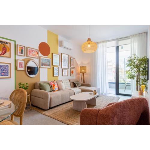 Lunette - Artful 1-BR Apartment & Balcony in Larnaca