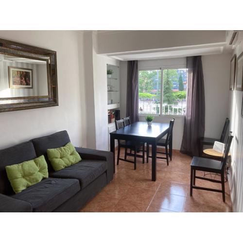 Luninoso y práctico apartamento en el centro con amplio parking incluido