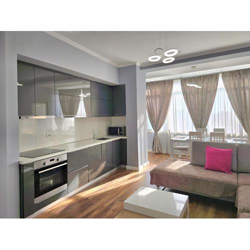Lura 2 Suite 215