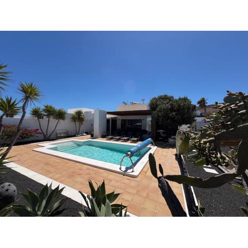 Lust4Life Mirage - Luxury villa with pool
