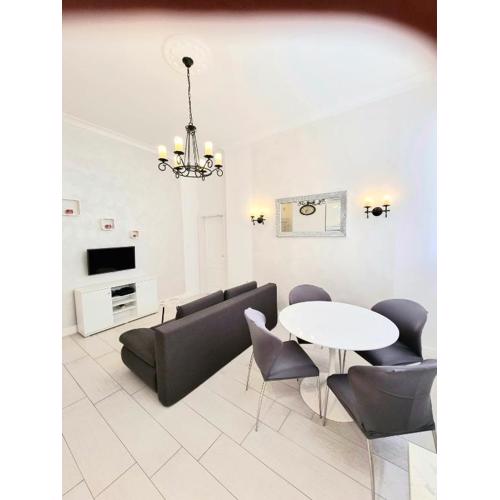 Lux Apartment near bridge