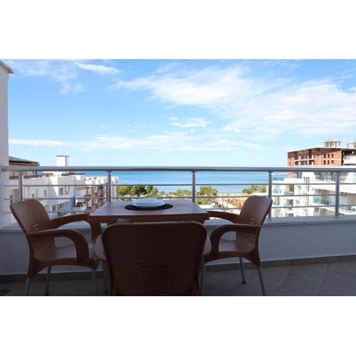 LUX3 Seaview & 43\