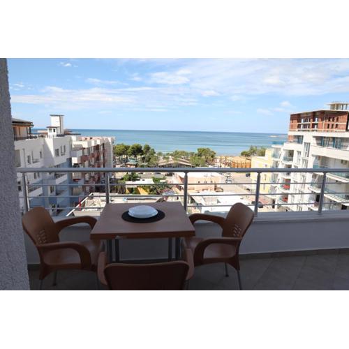 LUX4 Seaview & 43\