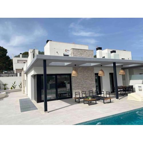 Luxe nieuwebouw villa