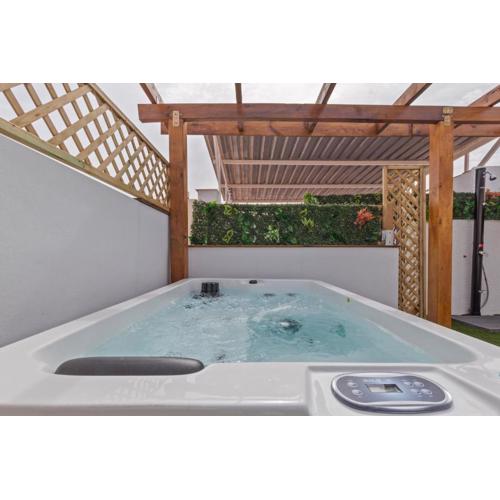 Luxer Holidays
