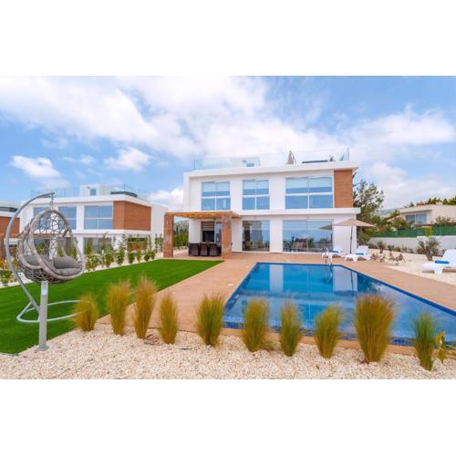 Luxuriöse Villa Mit 4 Schlafzimmern, Pool Und Whirlpool