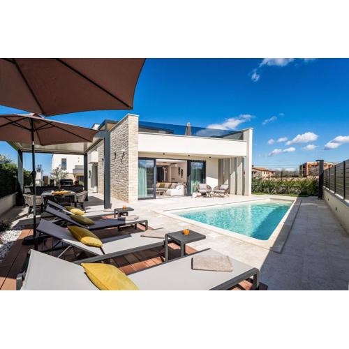 Luxuriöse Villa Mit Pool Und Whirlpool In Porec