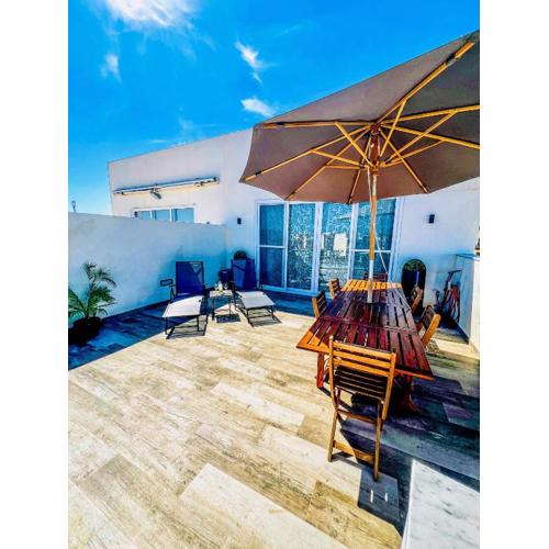 Luxurious 3 Bedroomed Penthouse