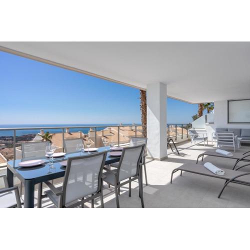 Luxurious apartment in Benalmadena by Costarentals - Ref 35