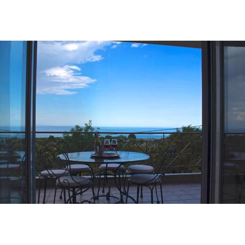 Luxurious Apartment With Sea & Mountain View