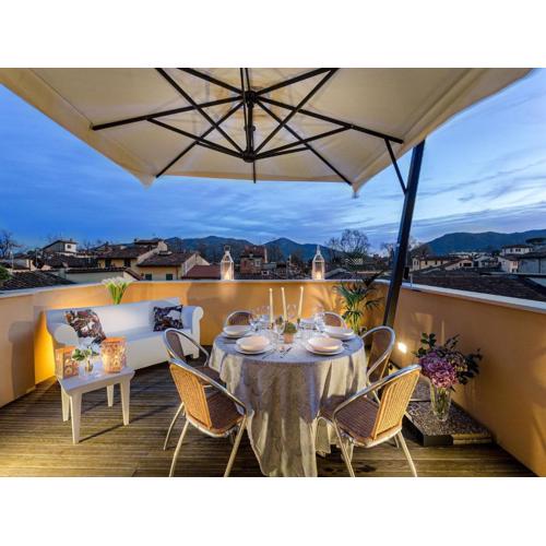 Luxurious Apartment with Terrace in Lucca