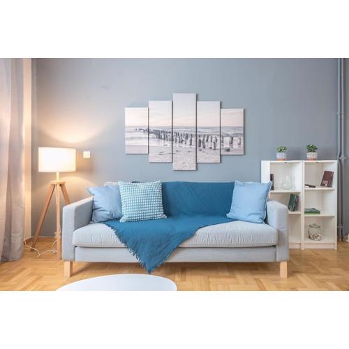 Luxurious Apt in Megaro Moussikis Metro Station
