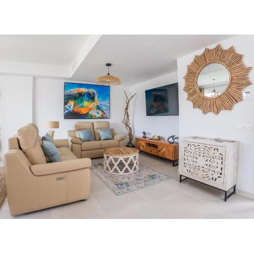 Luxurious Beachside Haven