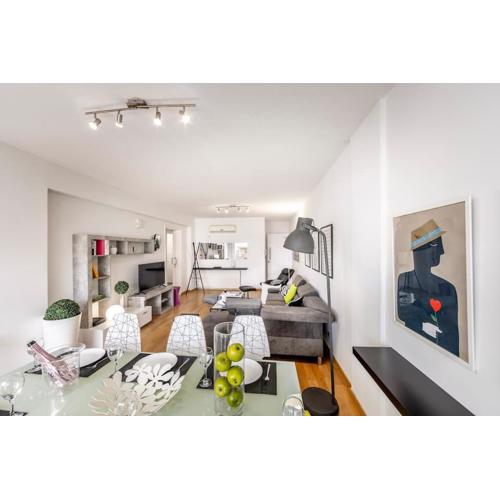 Luxurious Bright & Stylish 2BR with Office in Nicosia