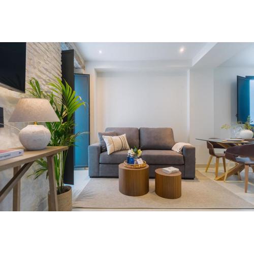 Luxurious Duplex 1Bd 1Bth over Casa Pilatos