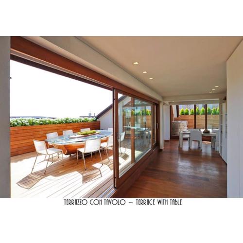 Luxurious penthouse with large sea view terraces
