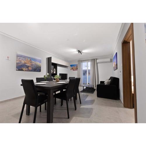 Luxurious & Spacious 2BD Accomodation at The Podium - Yacht Marina Area, Close to Valletta