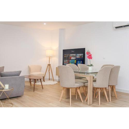 Luxurious & spacious 4BR apt next to Cathedral
