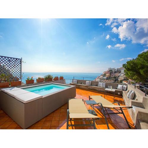 Luxurious villa in upper Positano